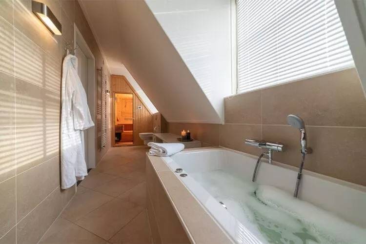 Charming Beveland-Bathroom