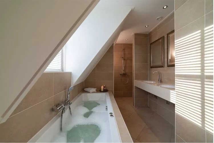 Charming Beveland-Bathroom