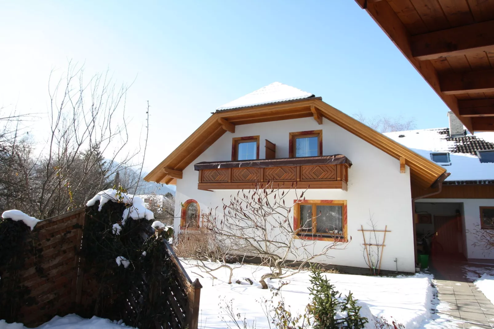 Haus Maria-Exterior winter