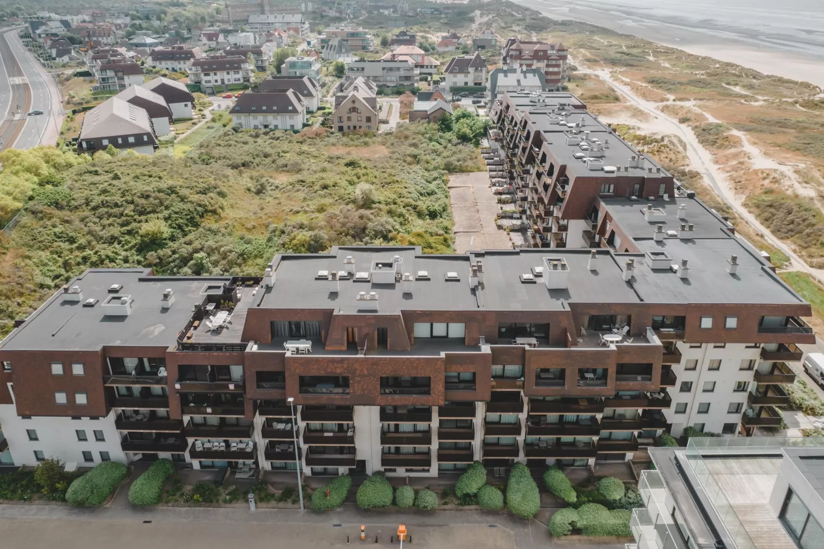 PLAZA A2/0022-Exterior summer
