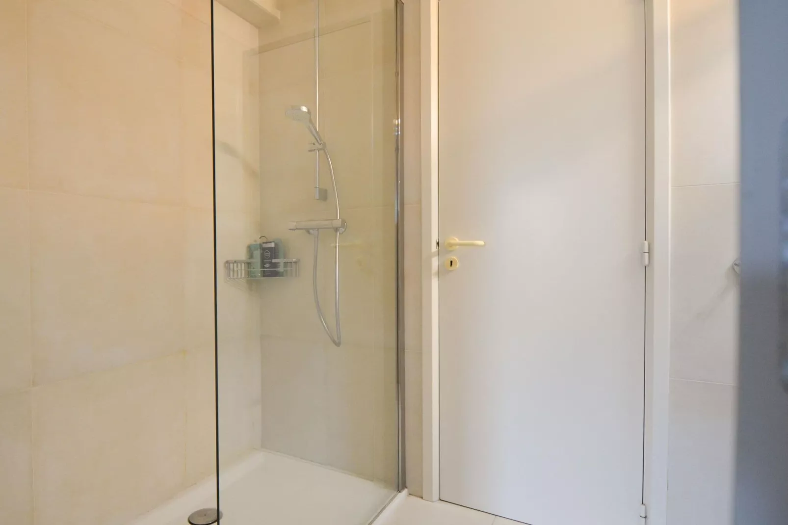 PLAZA I/1822-Bathroom