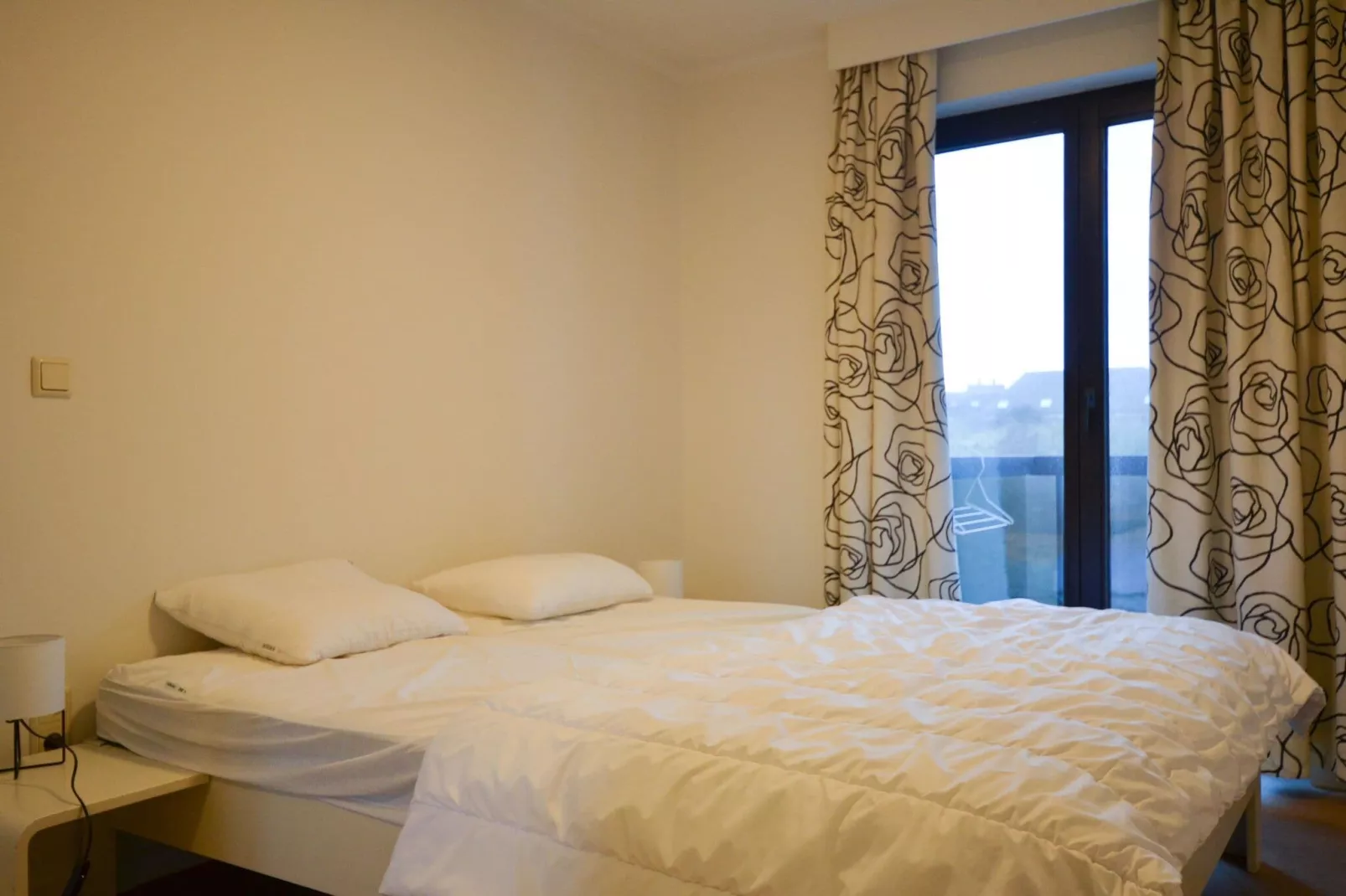 PLAZA I/2811-Bedroom