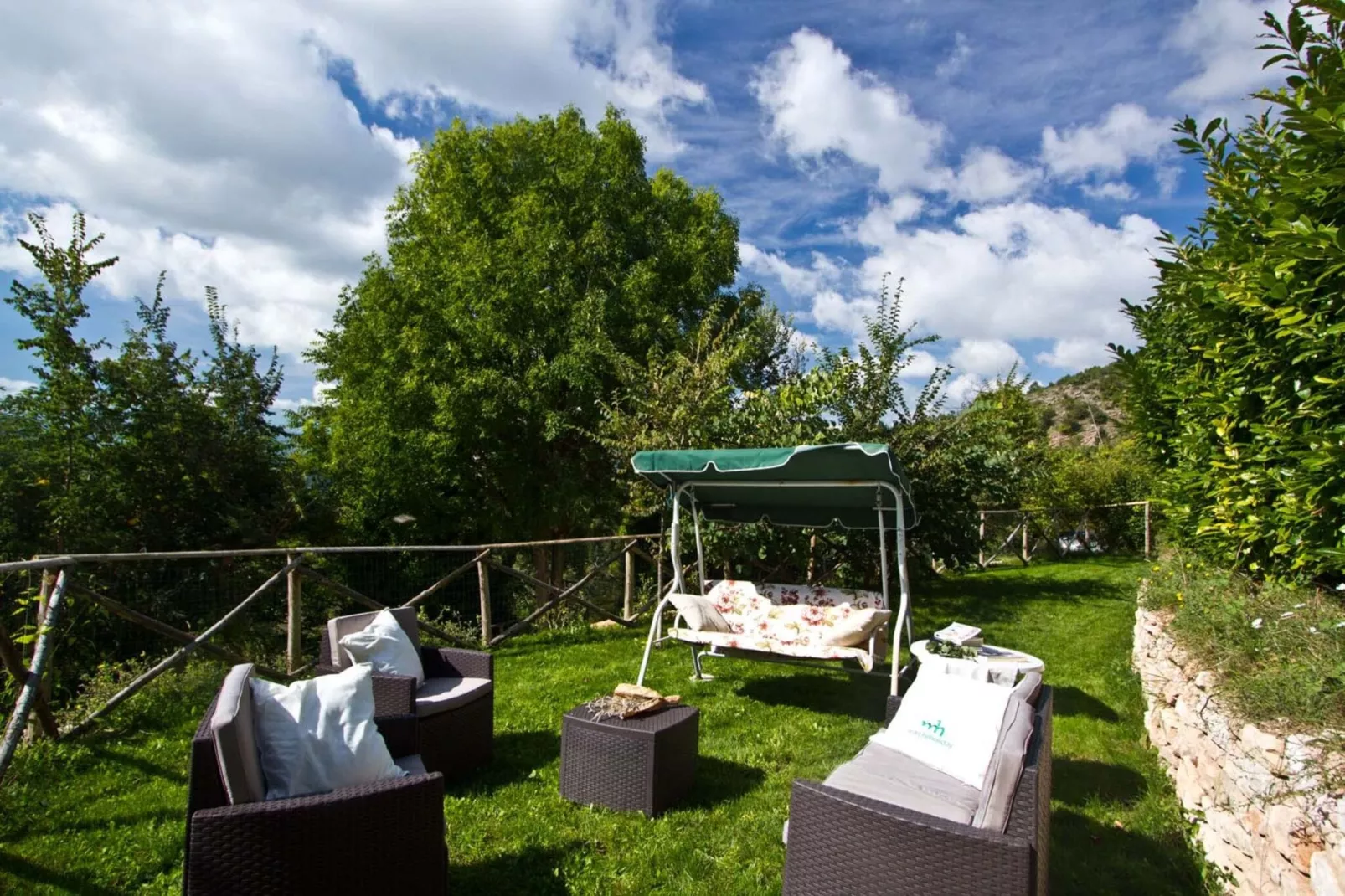 Il Conio Lavanda-Gardens summer