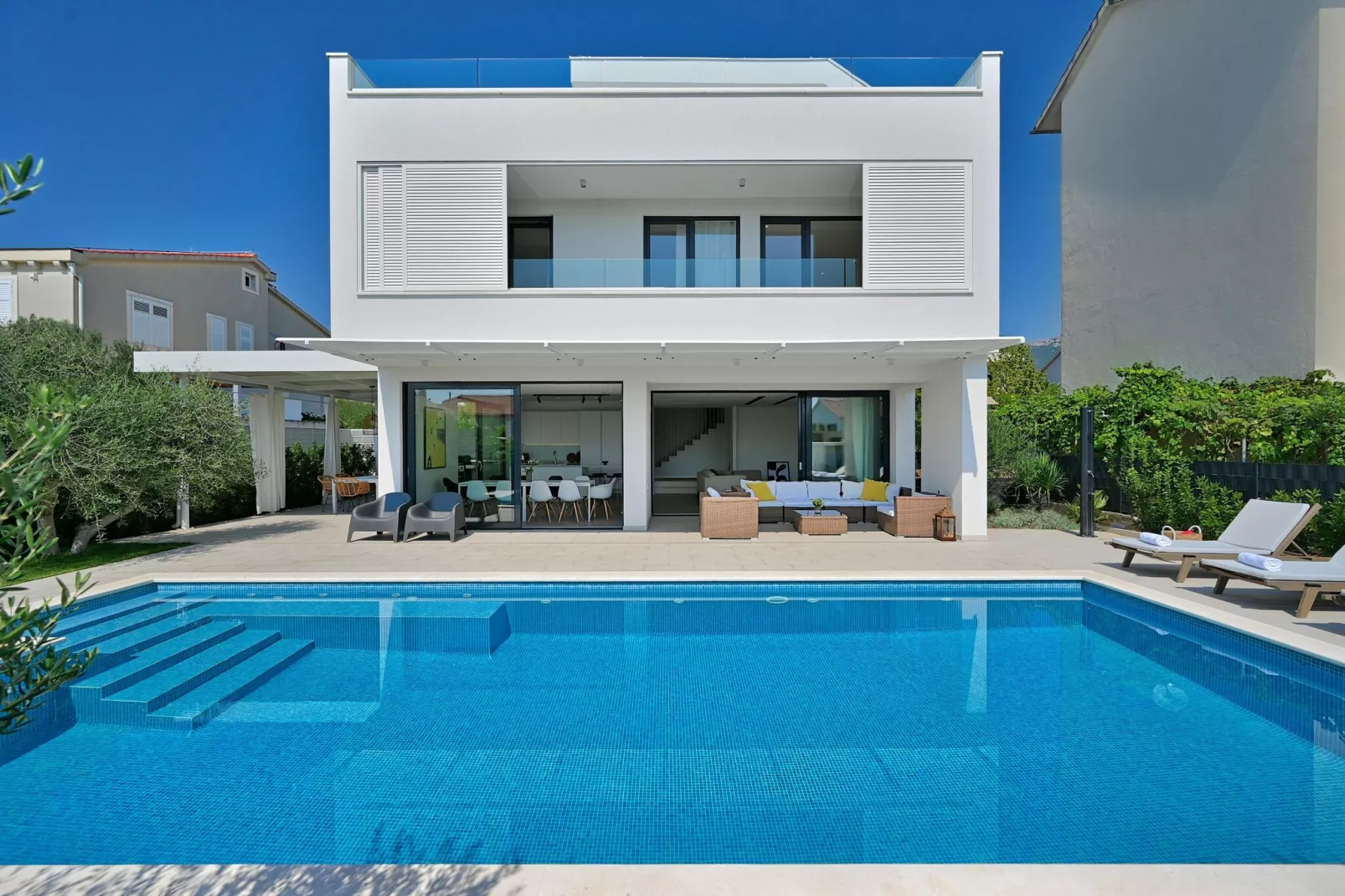 Villa Lodi-Exterior summer