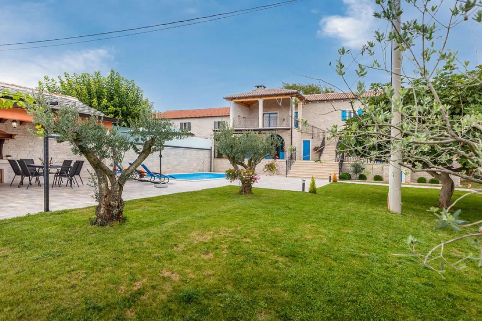 Villa Cristian-Gardens summer