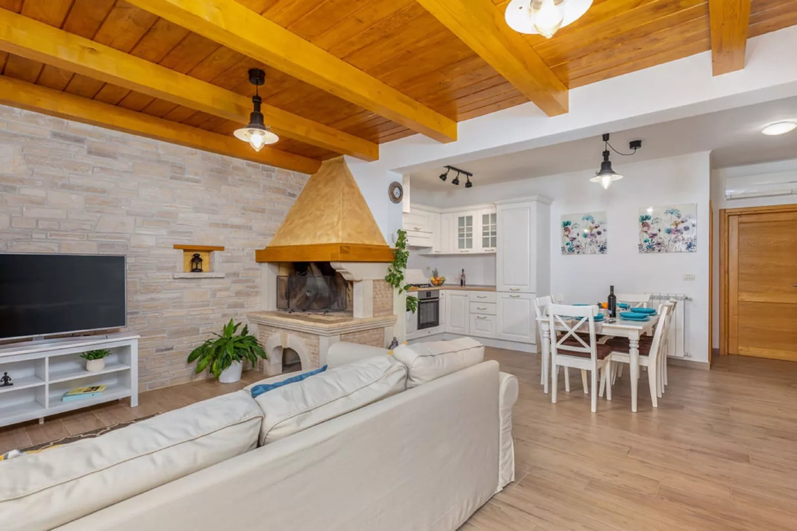 Villa Cristian-Living room