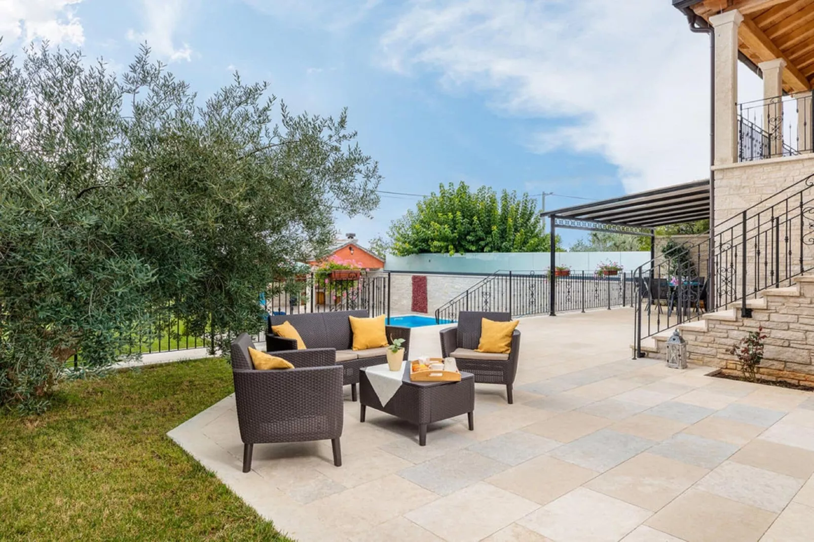 Villa Cristian-Terrace balcony
