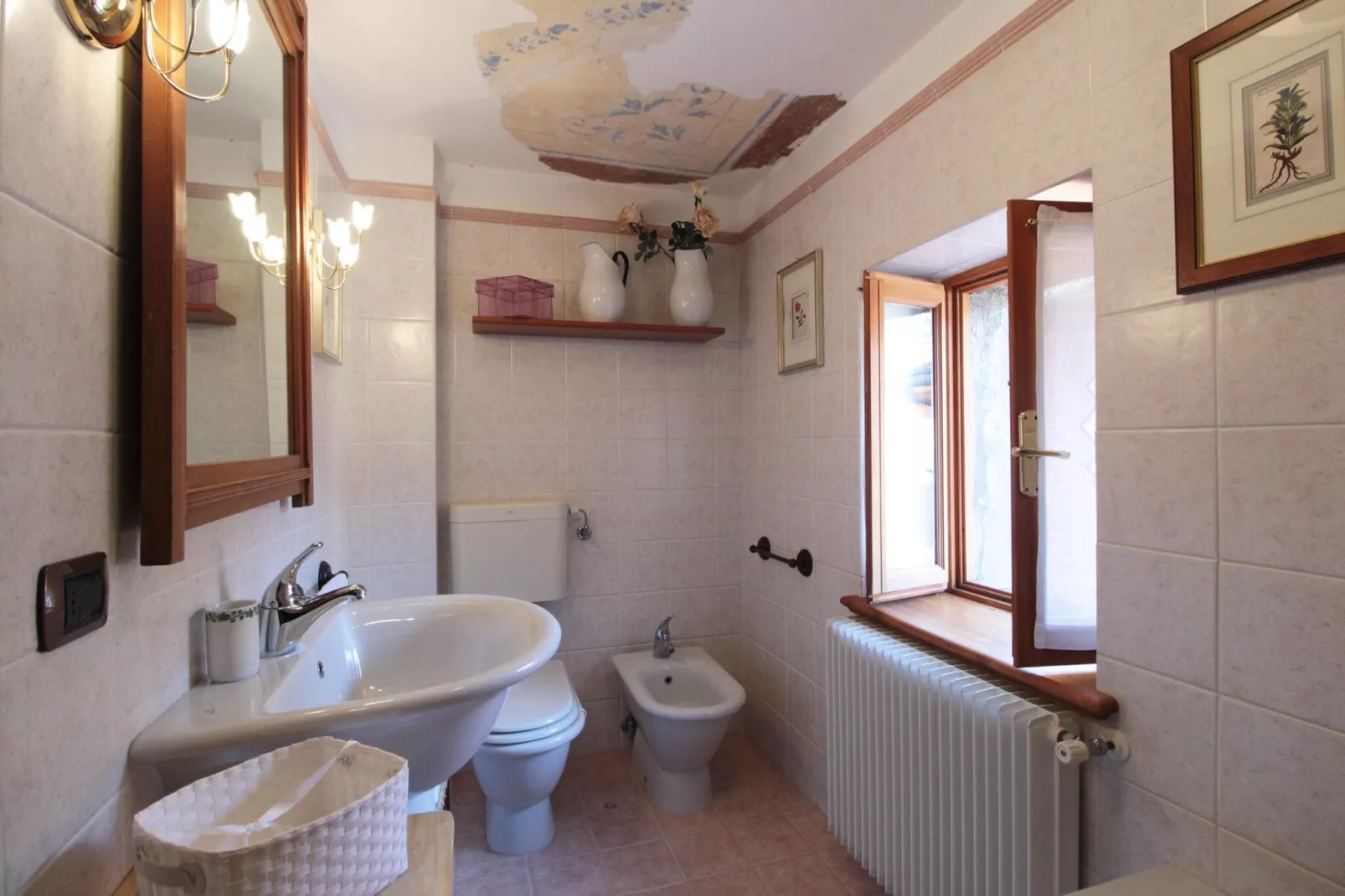 CASA TRAME DEGLI ANGELI 5 pax-Bathroom