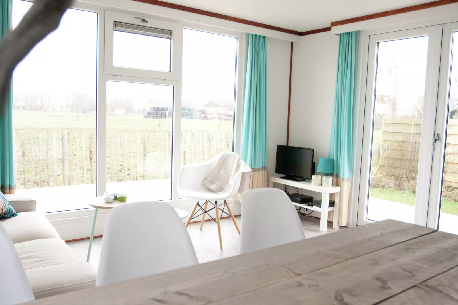 Recreatiepark Wiringherlant - Wiringher Chalet 10 - Living room