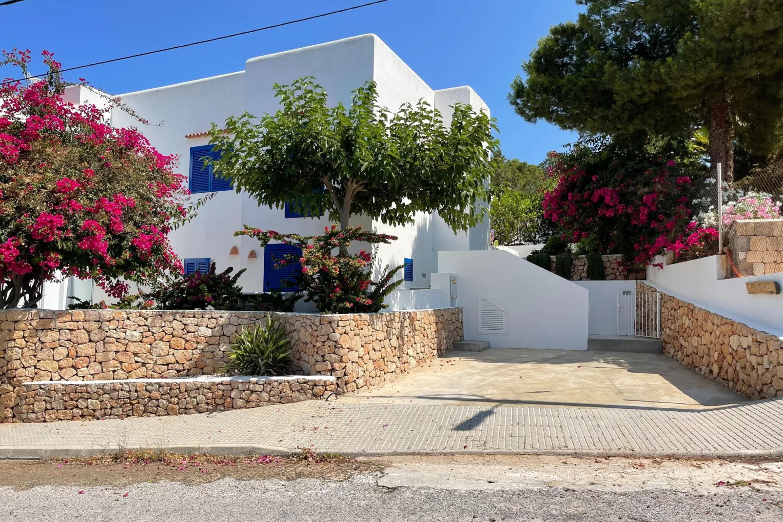Es Queixal-Exterior summer