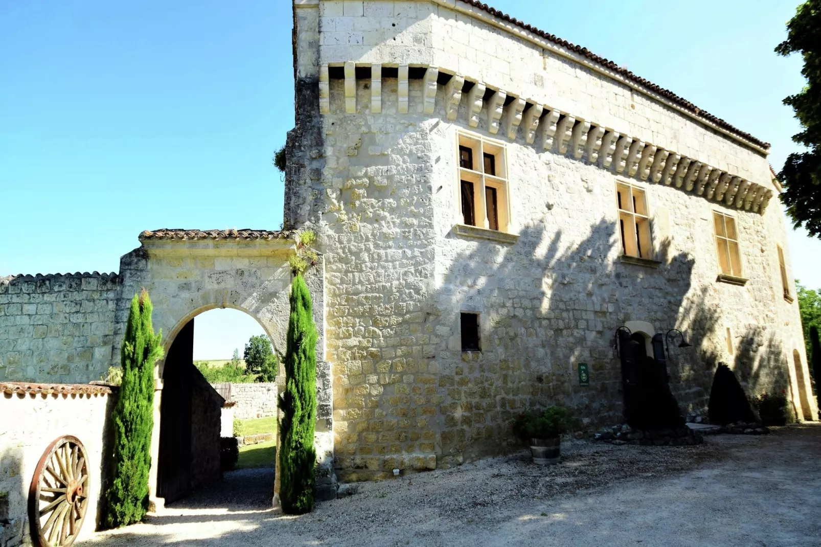 Chateau de plèneselve 12P-Exterior summer