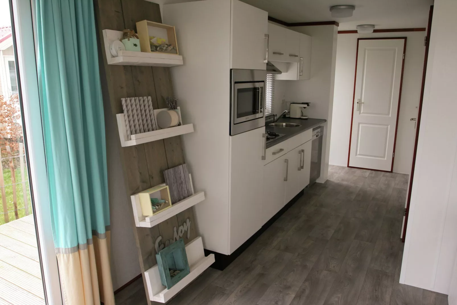 Recreatiepark Wiringherlant - Wiringher Chalet 10 - Kitchen