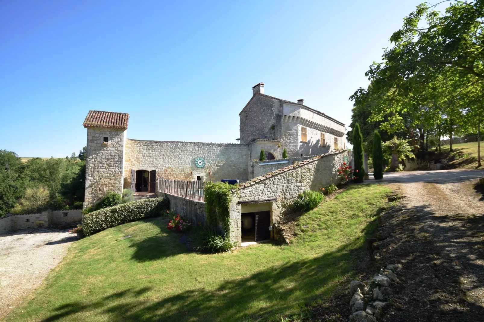 Chateau de plèneselve 12P-Exterior summer