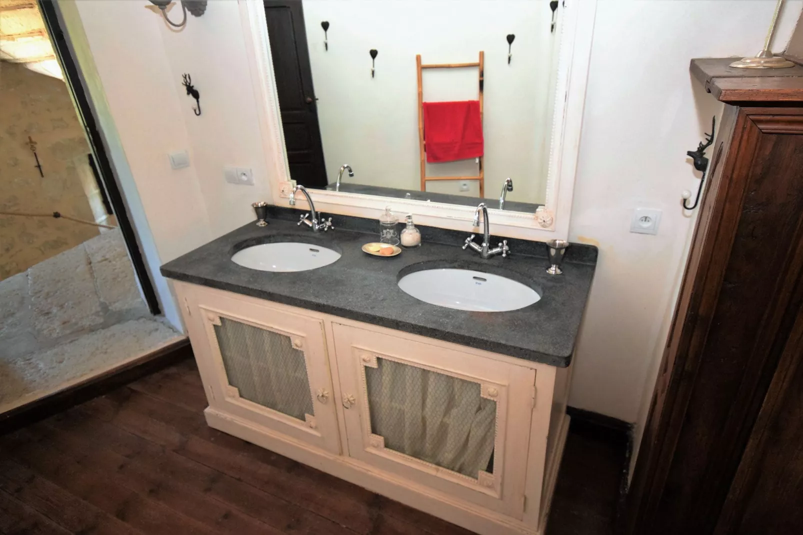 Chateau de plèneselve 12P-Bathroom