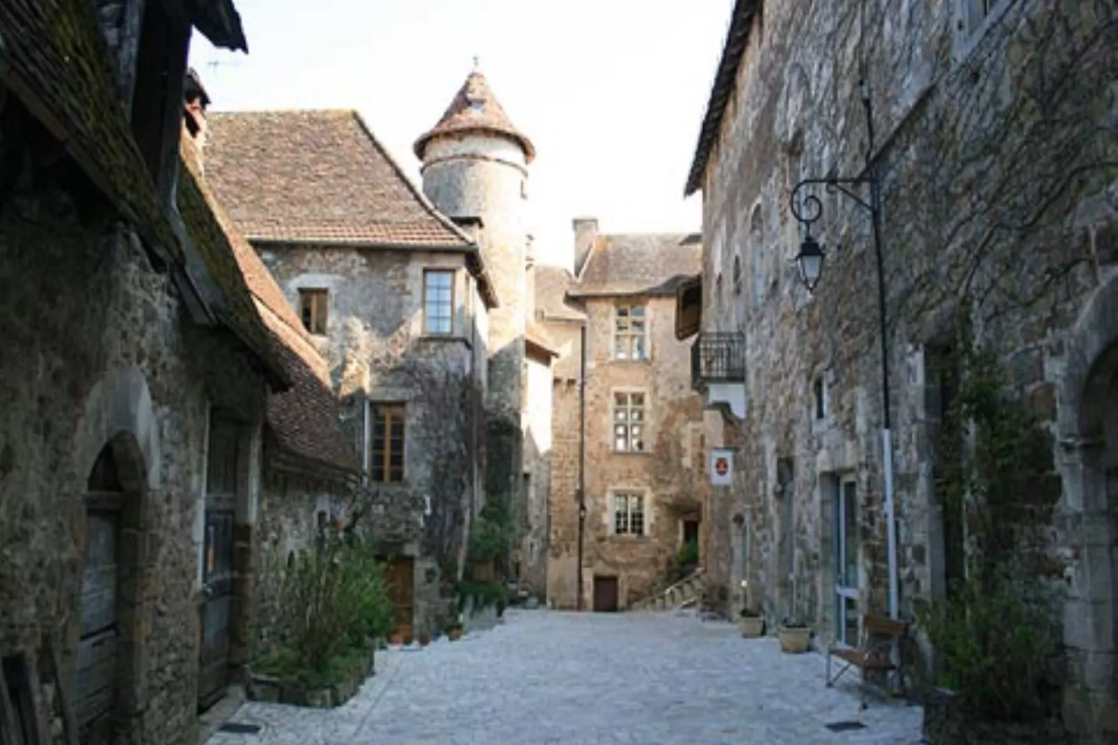 Chateau de plèneselve 12P-Areas summer 5km