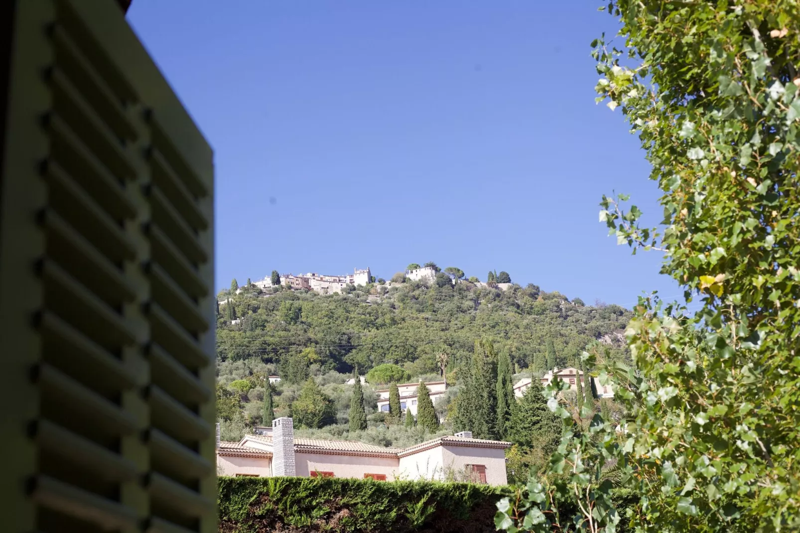 Villa Panoramique-Areas summer 1km