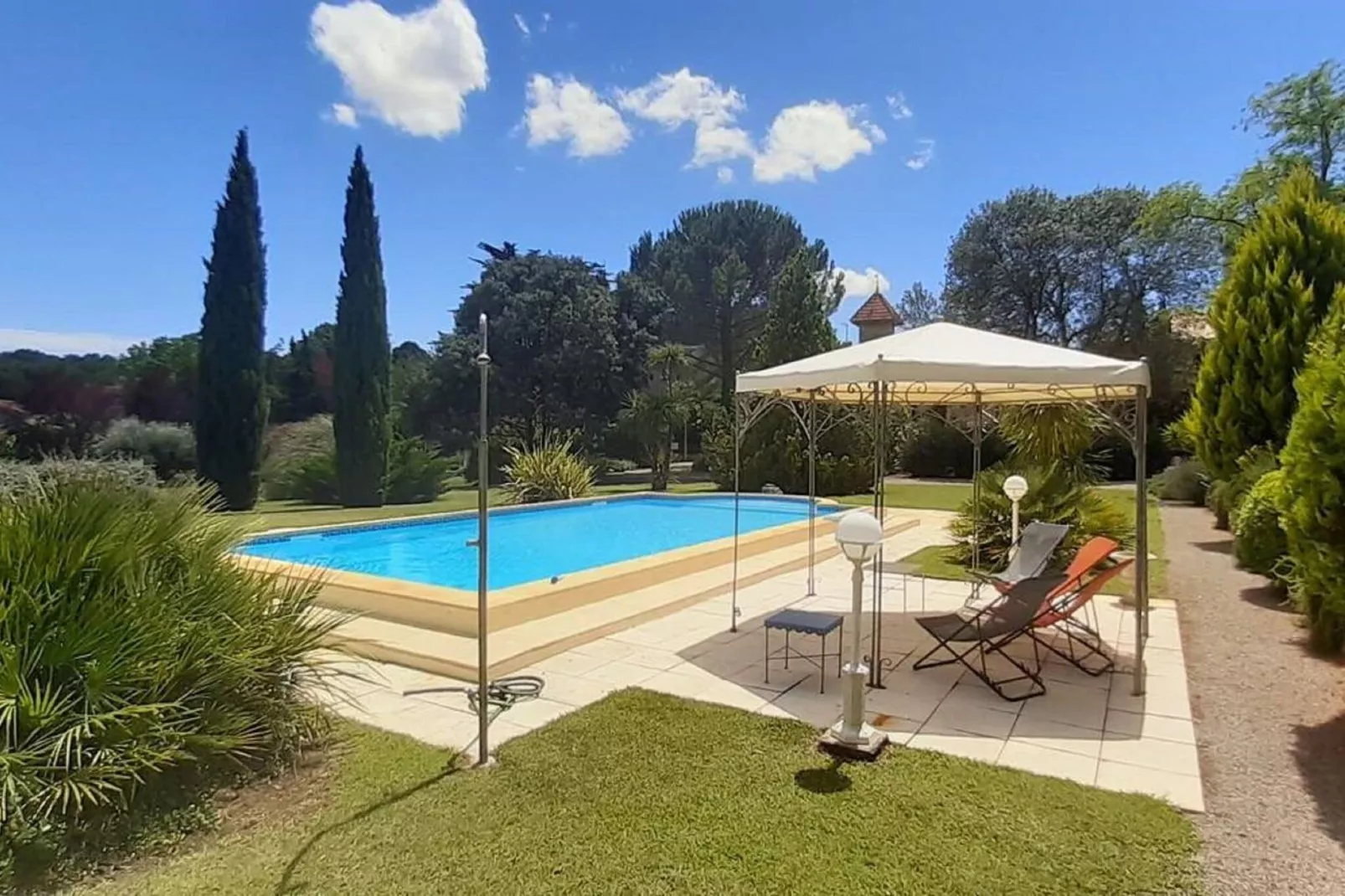 LA BOUSCADE MASTER & GUEST-Pool