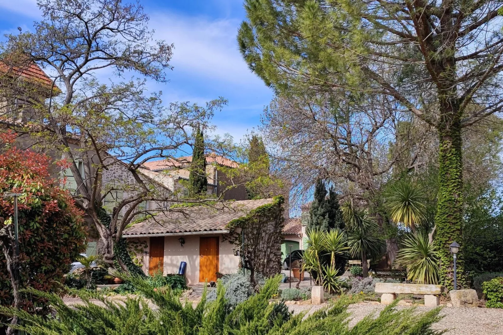 LA BOUSCADE MASTER & GUEST-Exterior summer