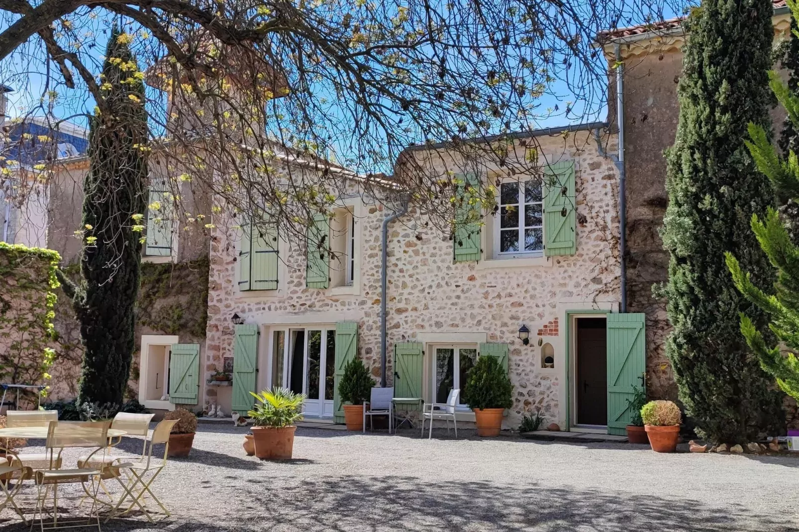 LA BOUSCADE MASTER & GUEST-Exterior summer