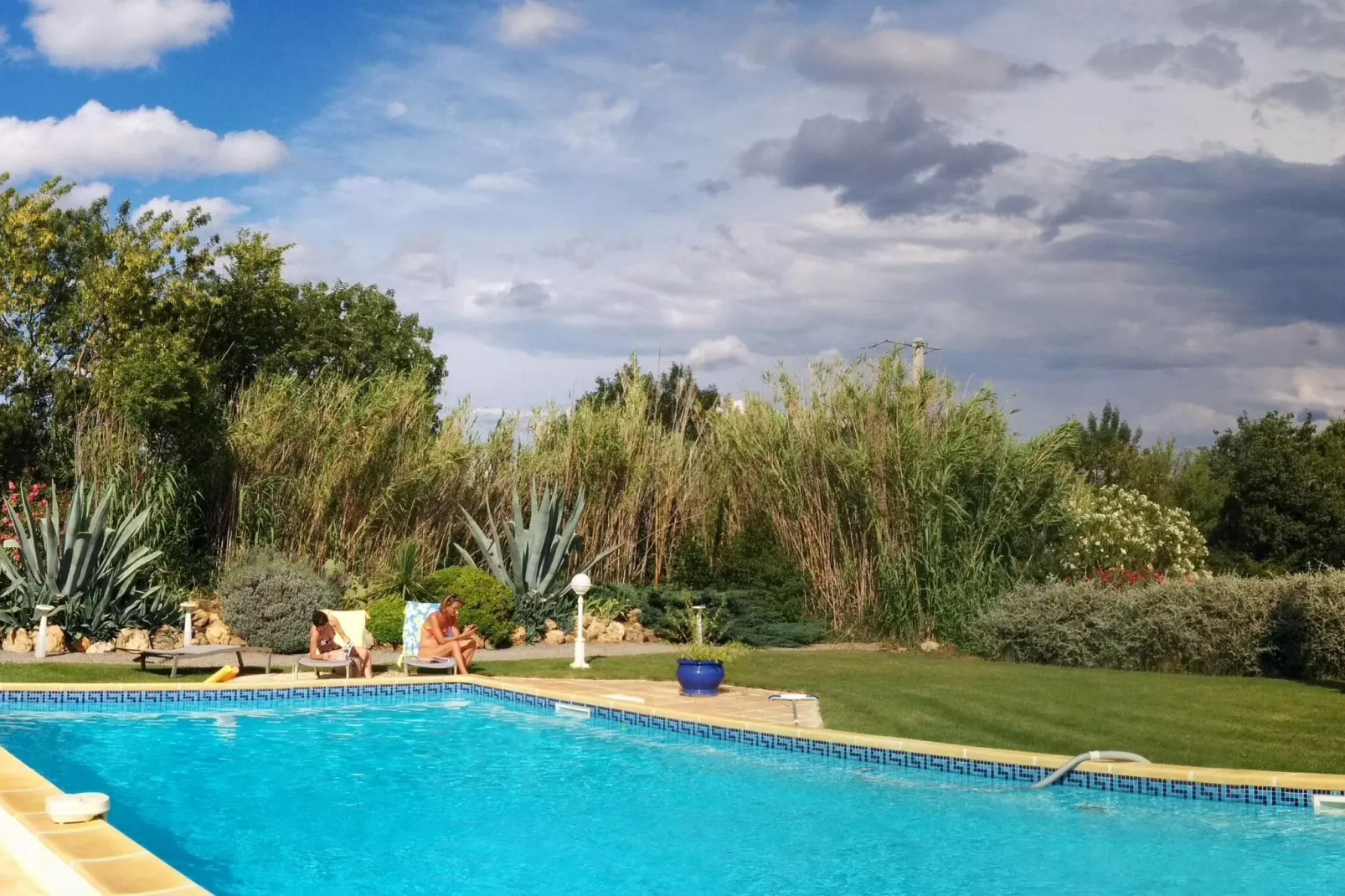 LA BOUSCADE MASTER & GUEST-Pool