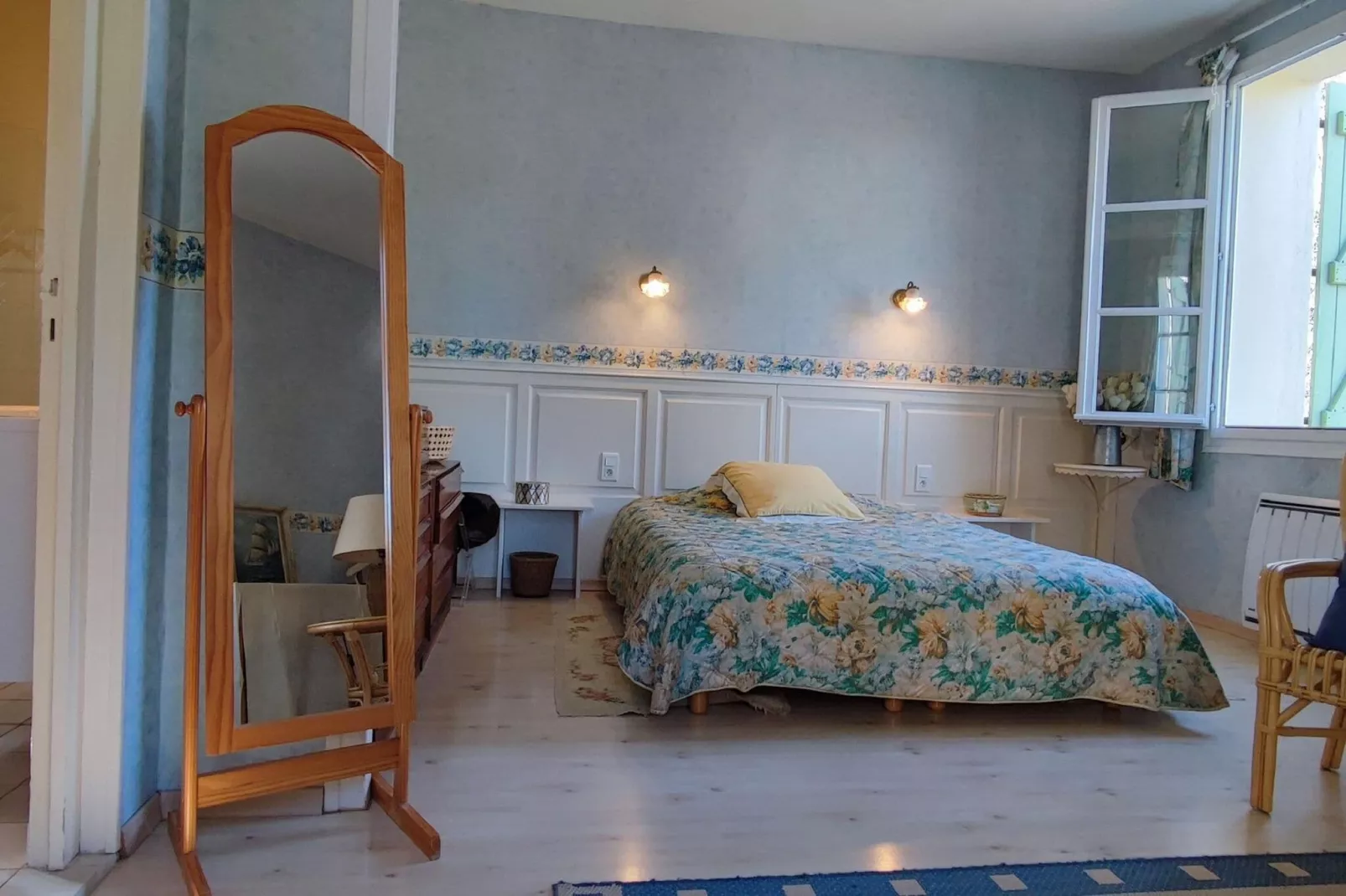 LA BOUSCADE MASTER & GUEST-Bedroom
