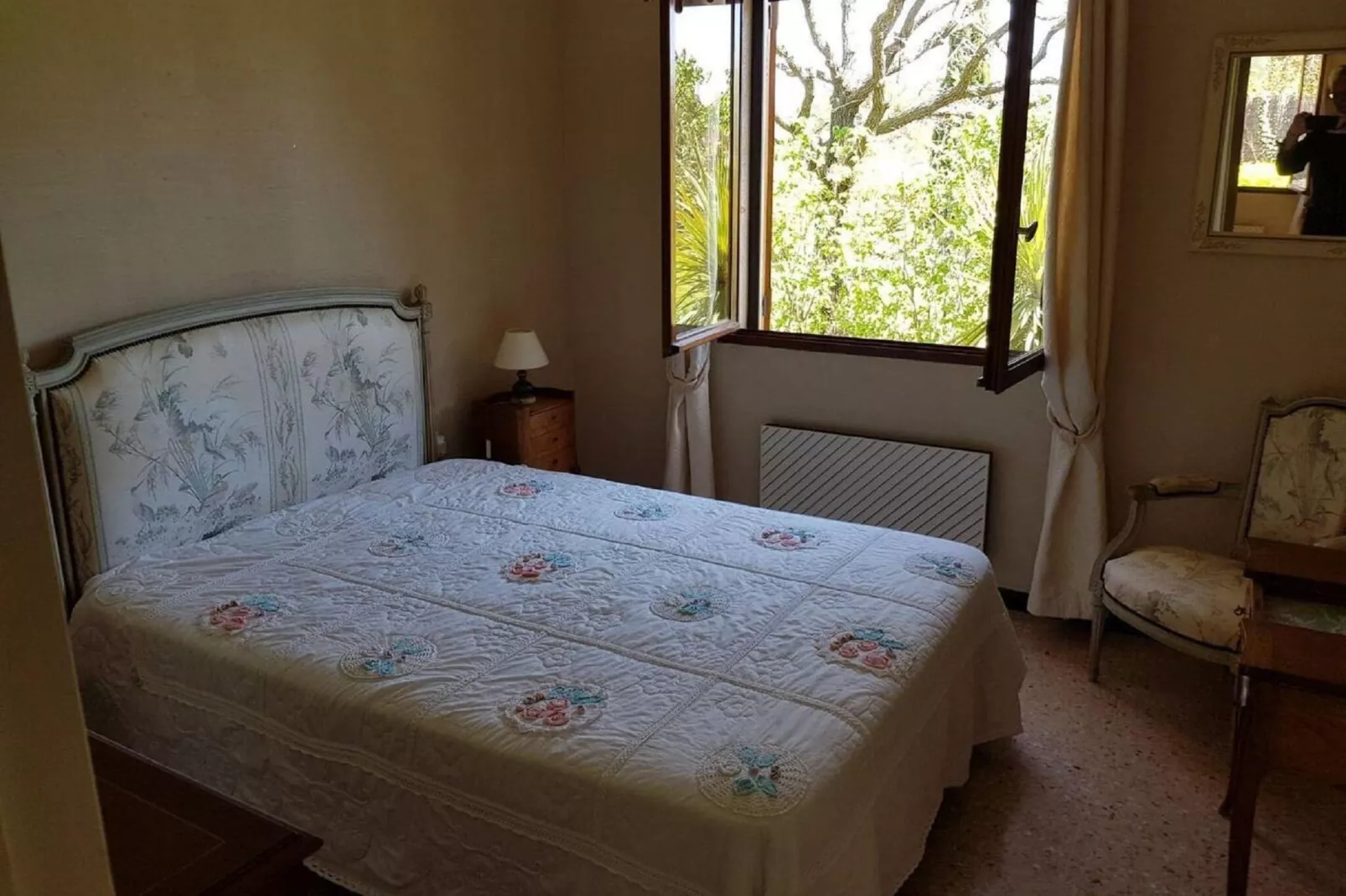 LA BOUSCADE MASTER & GUEST-Bedroom