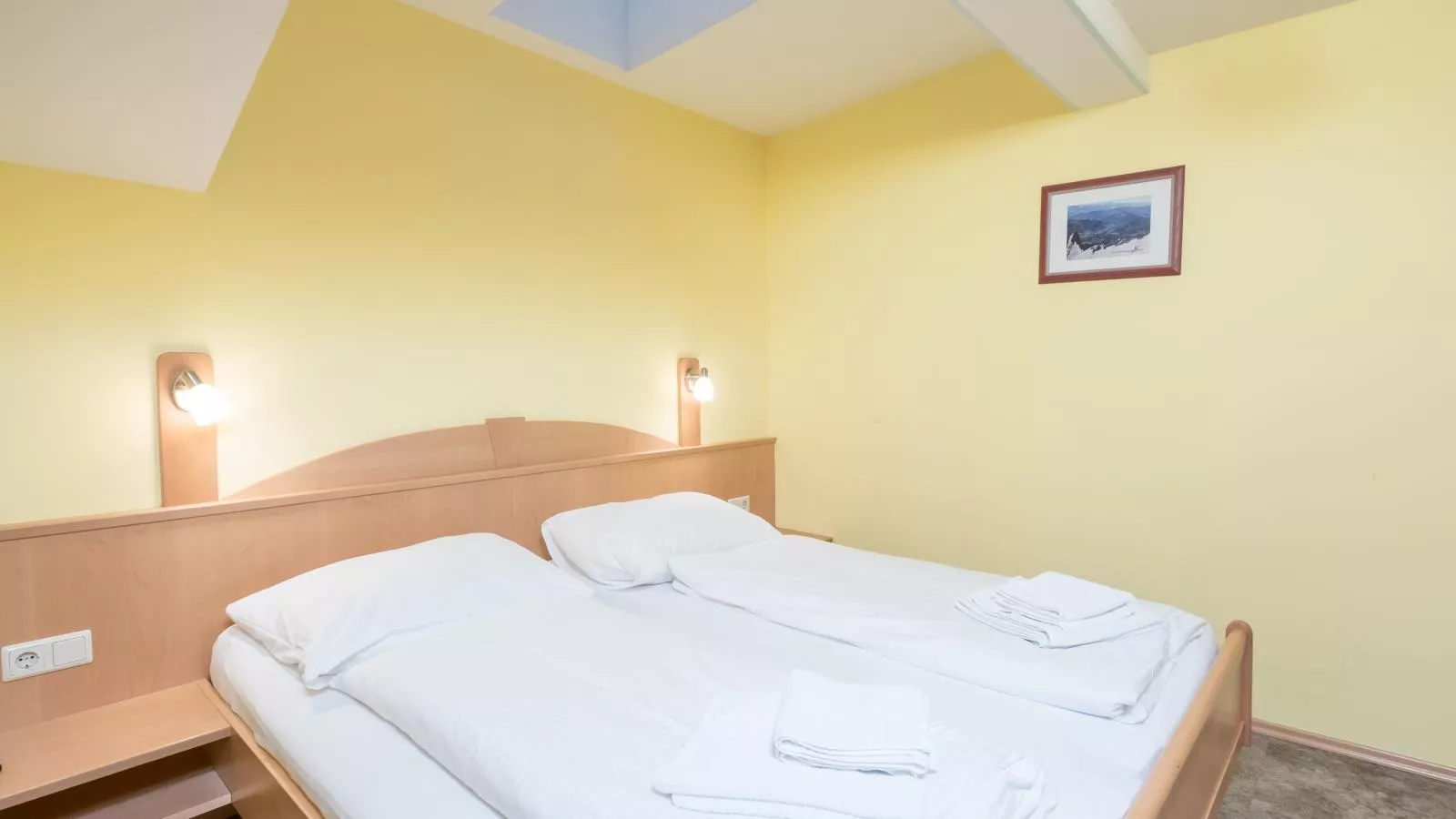 Anja-Bedroom