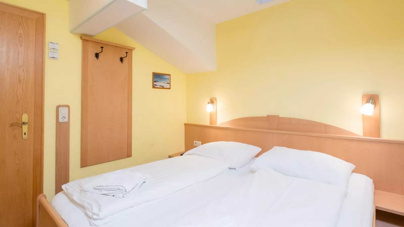 Anja-Bedroom