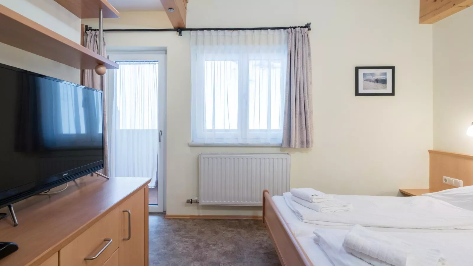 Anja-Bedroom