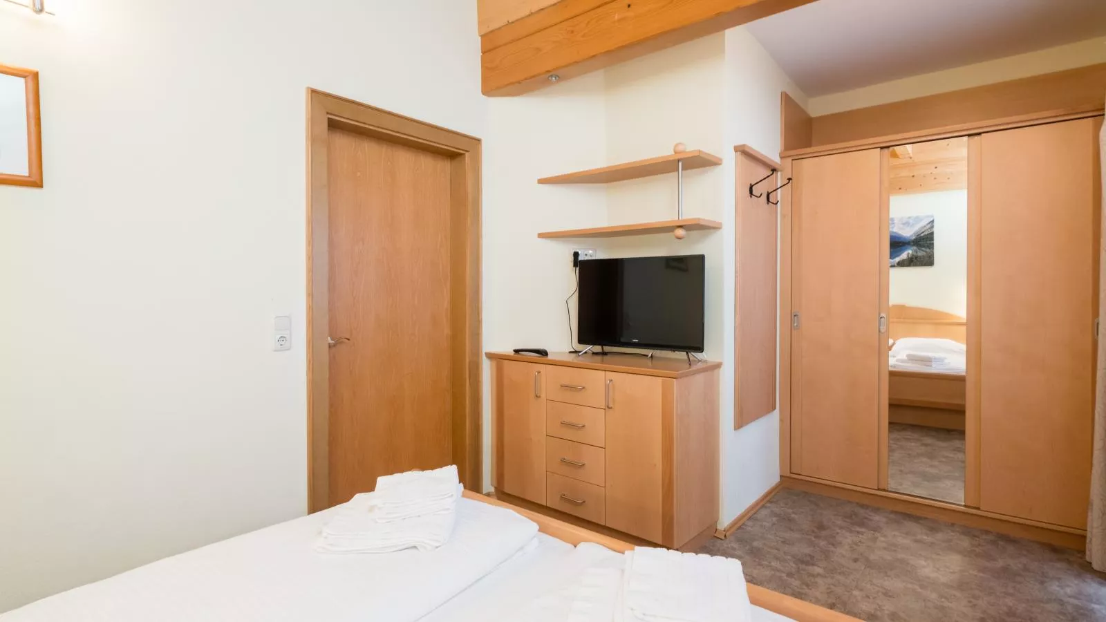 Anja-Bedroom