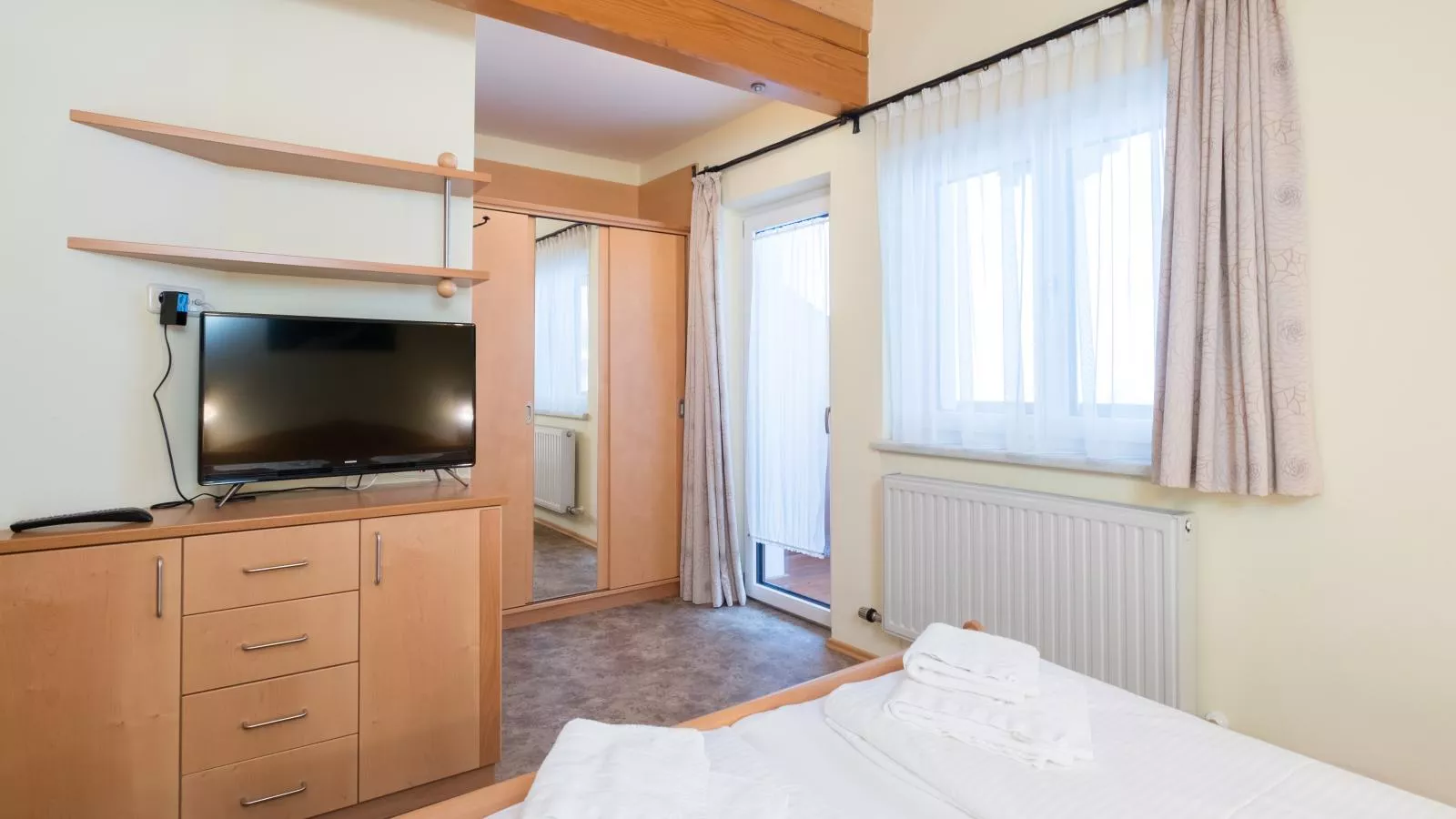 Anja-Bedroom