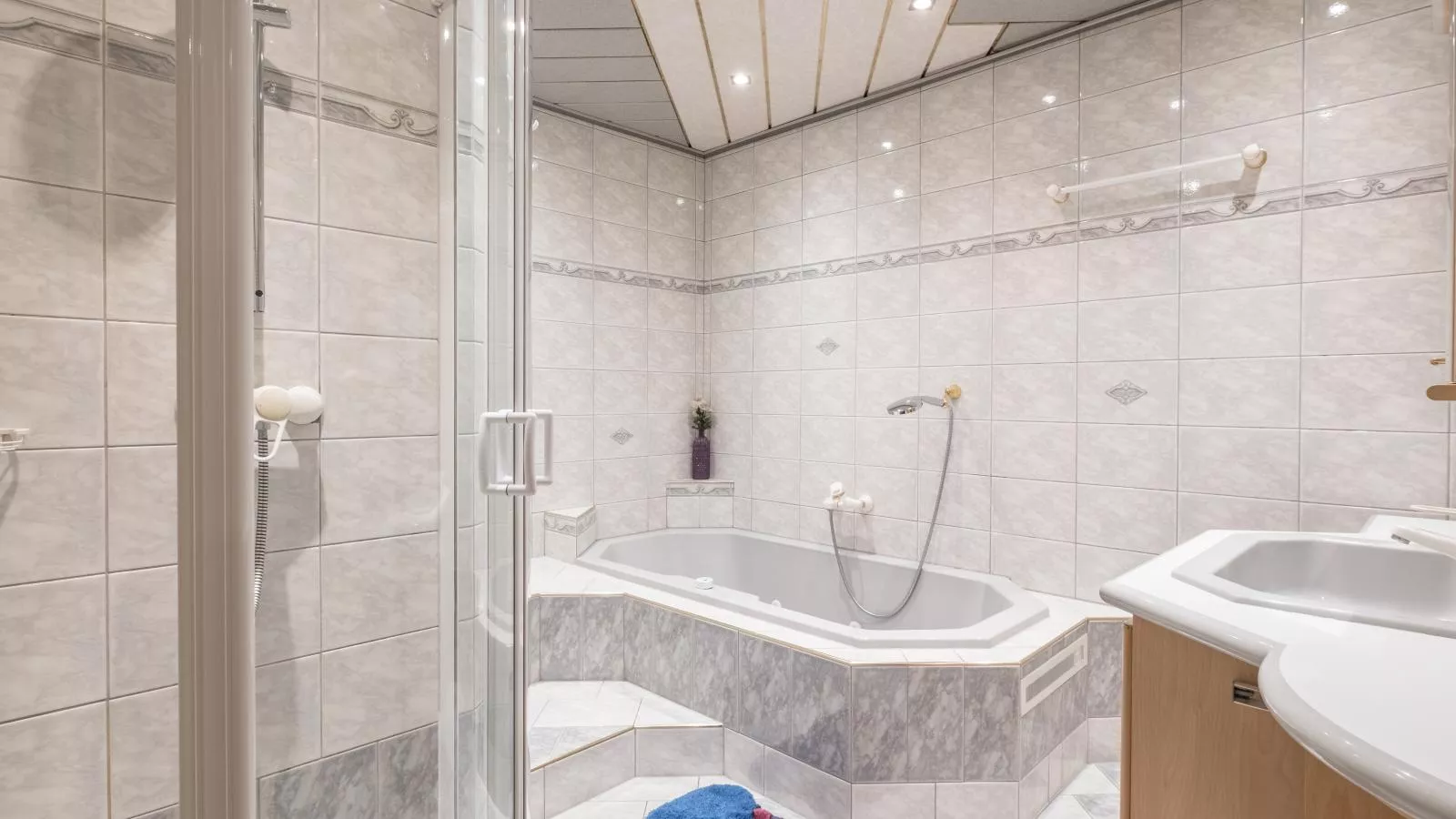 Werner-Bathroom
