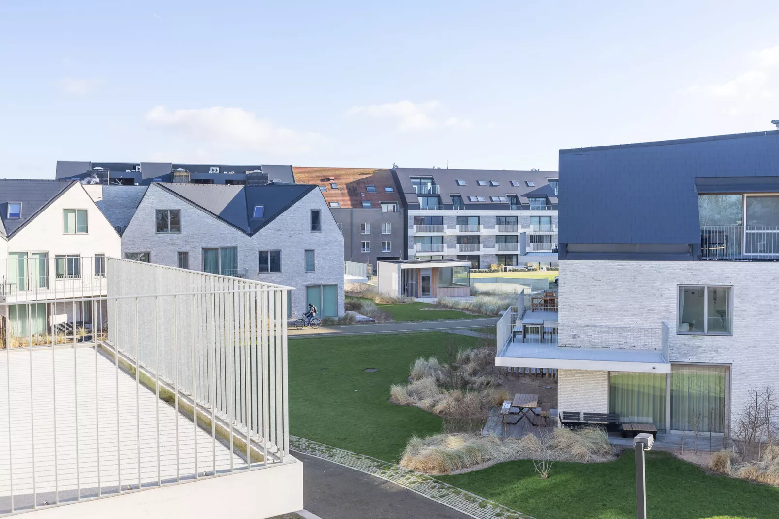 West Bay Blok D 0205-View summer