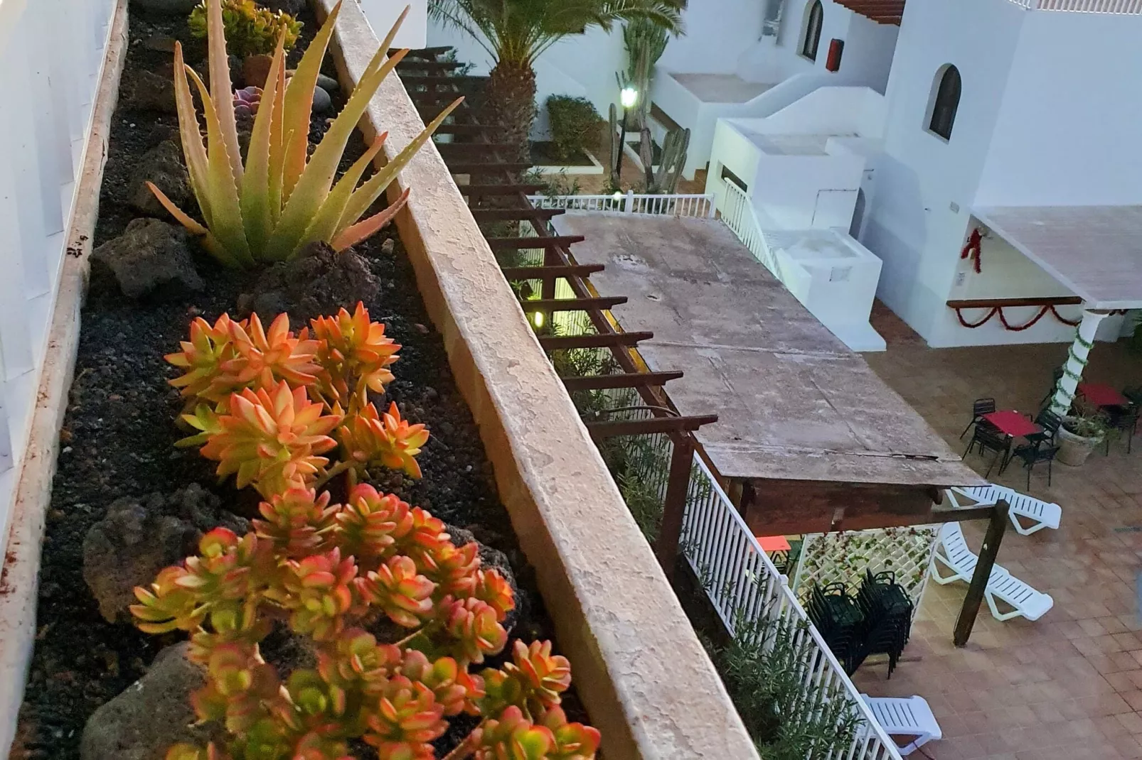 Dersu-Terrace balcony