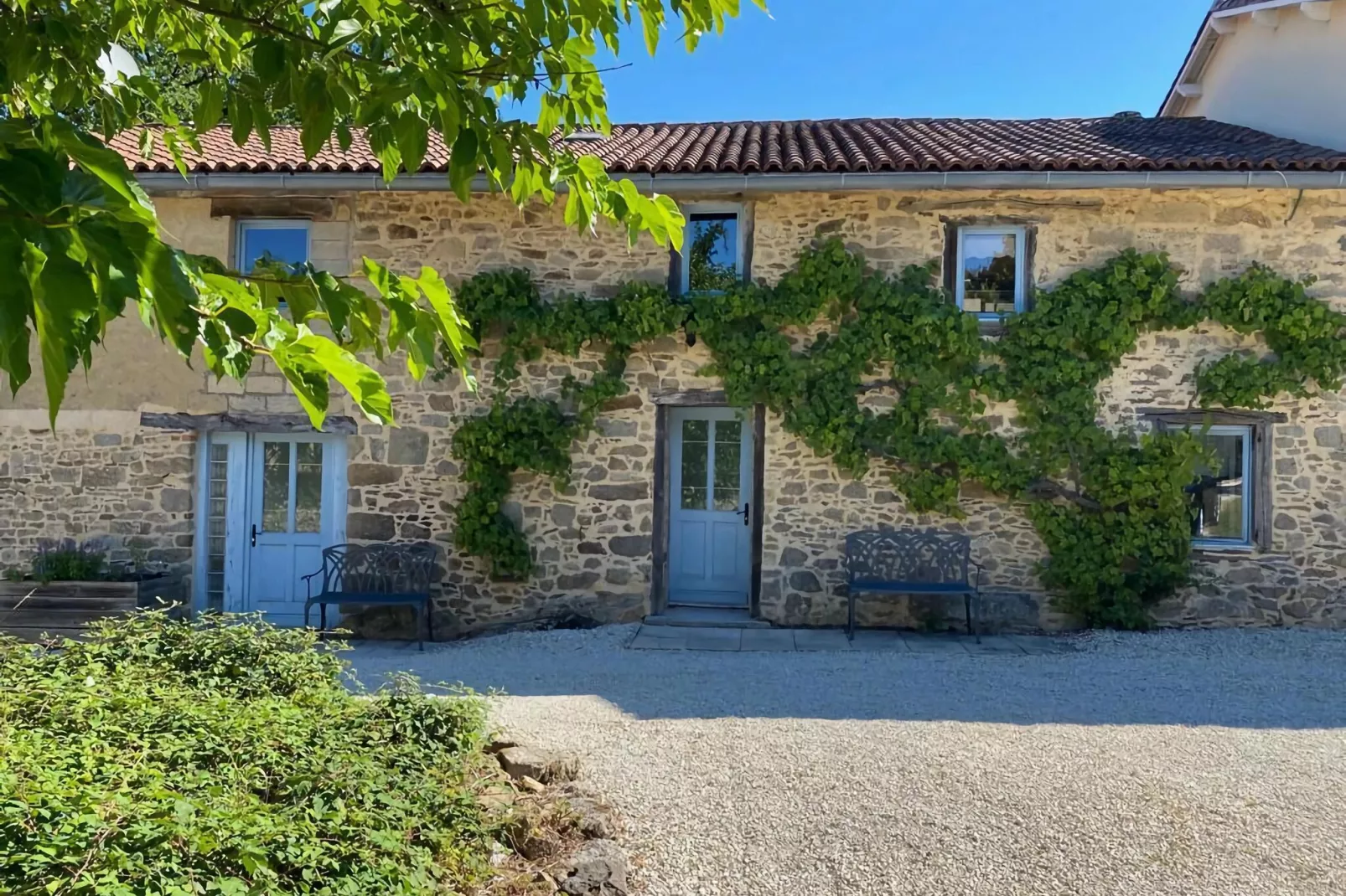 La Rose-Exterior summer