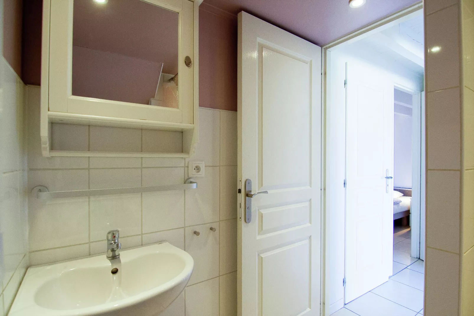 La Rose-Bathroom