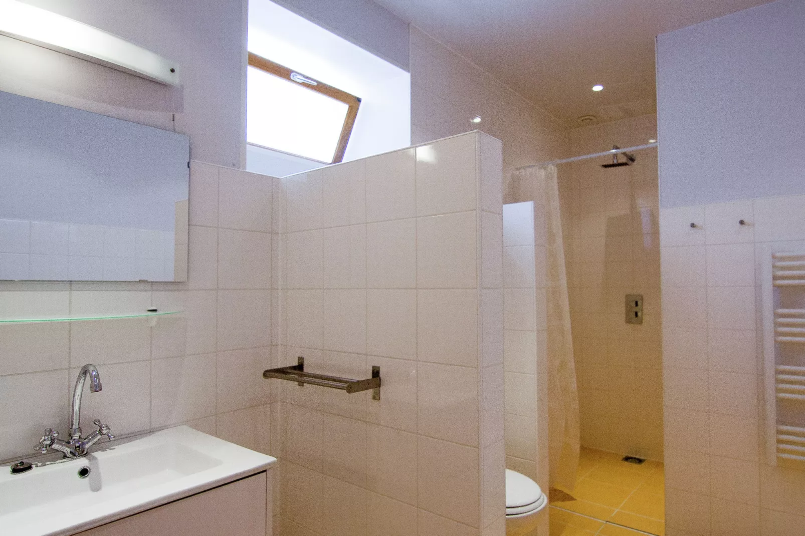 Le Tournesol-Bathroom