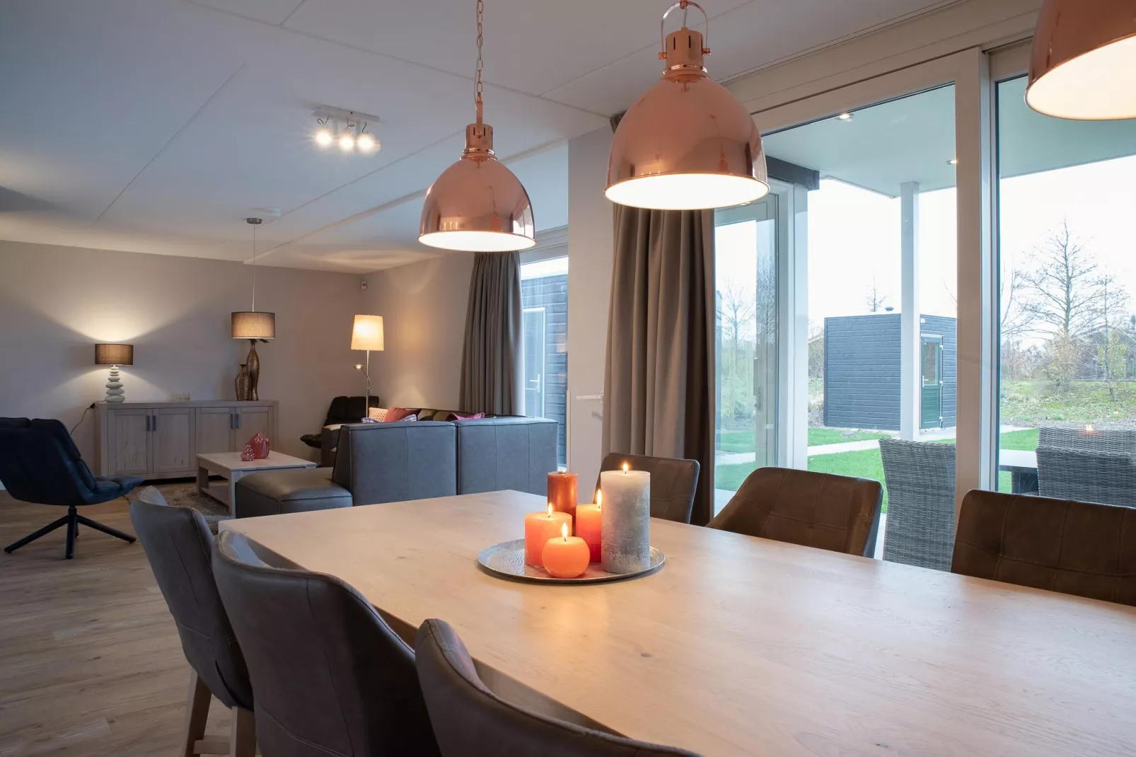 Charming Beveland Vrijstaand-Esszimmer