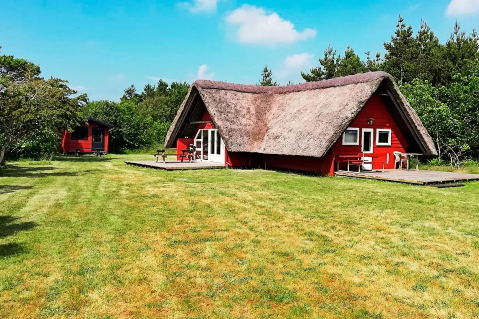 Cottage paisible avec chaume a Romo-By Traum