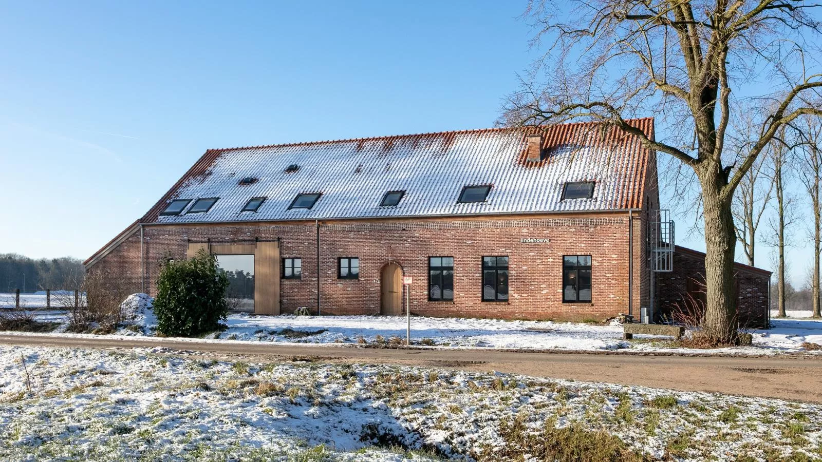 Lindehoeve-Exterior winter