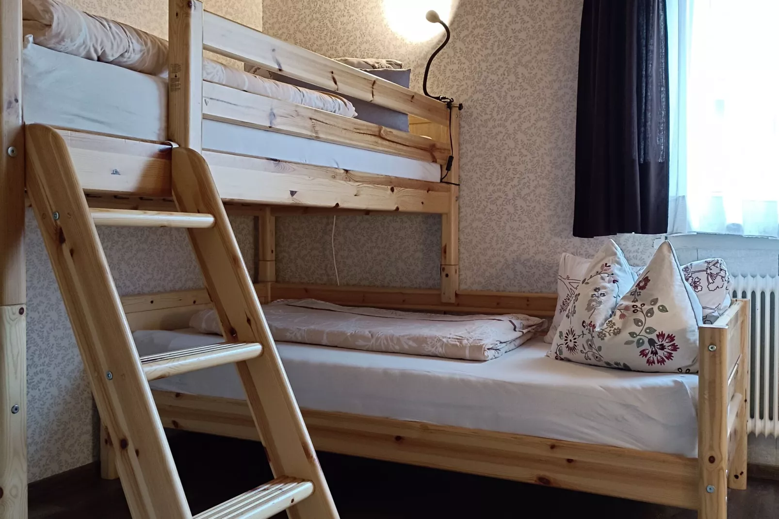 Dorfruh-Bedroom