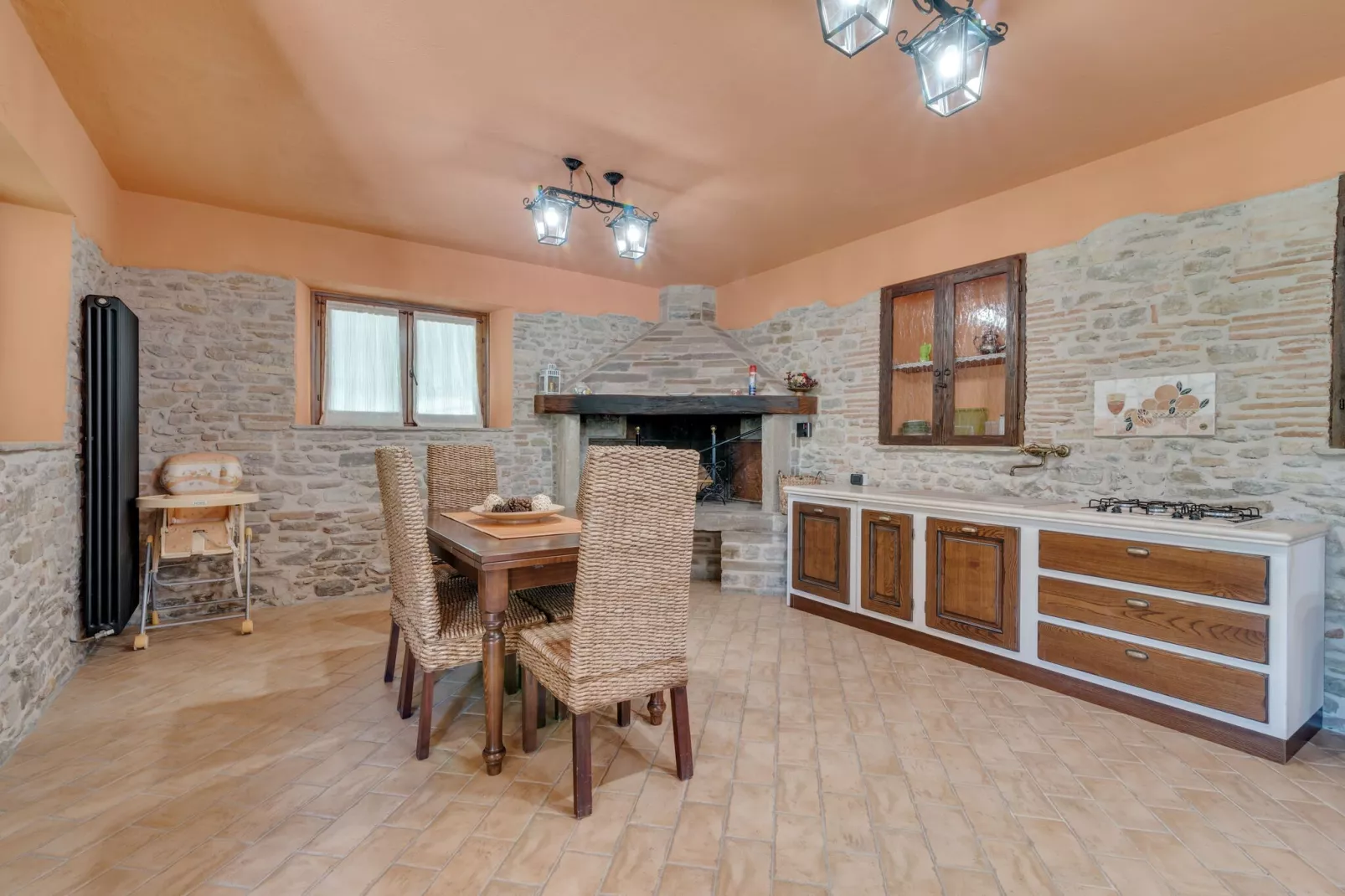 Valdalto-Dining room