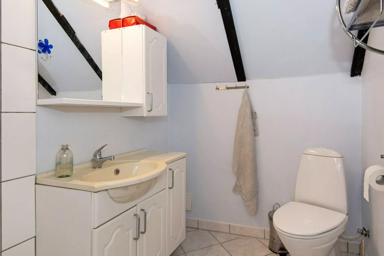 Tranquil Thatched Cottage on Romo-By Traum-Indoor