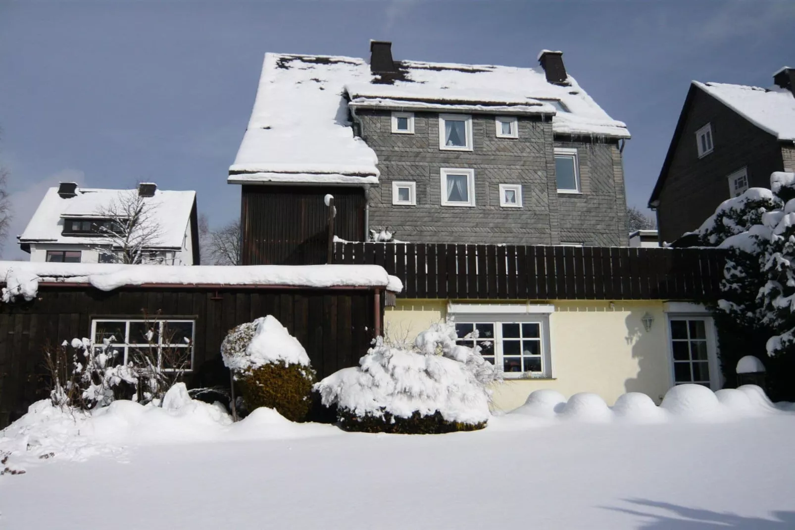 6041-Exterior winter