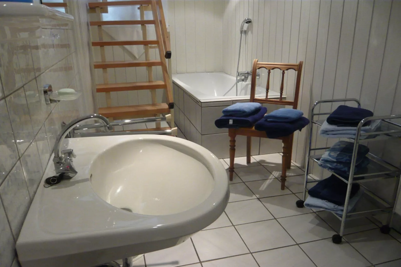 6041-Bathroom