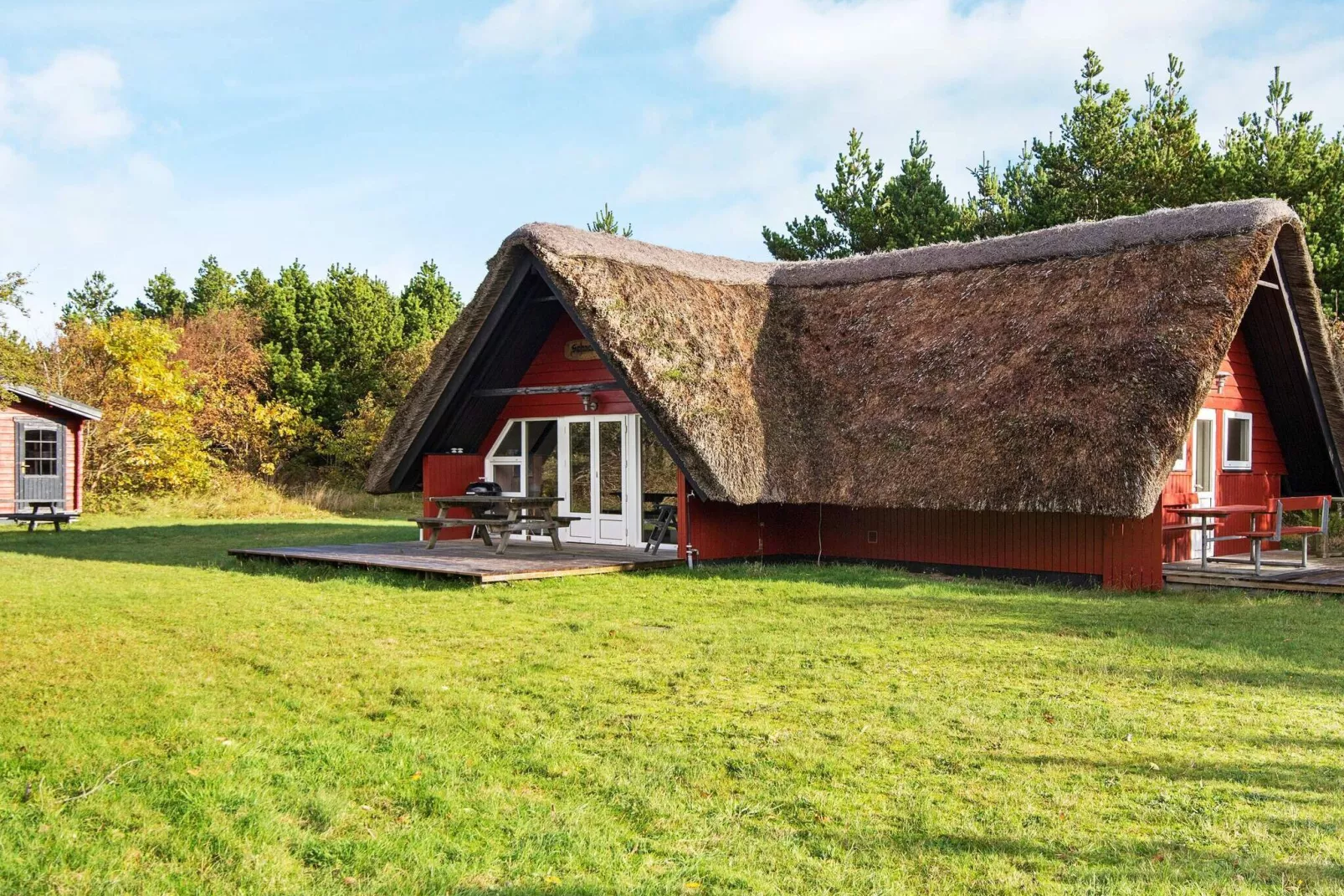 Tranquil Thatched Cottage on Romo-By Traum-View