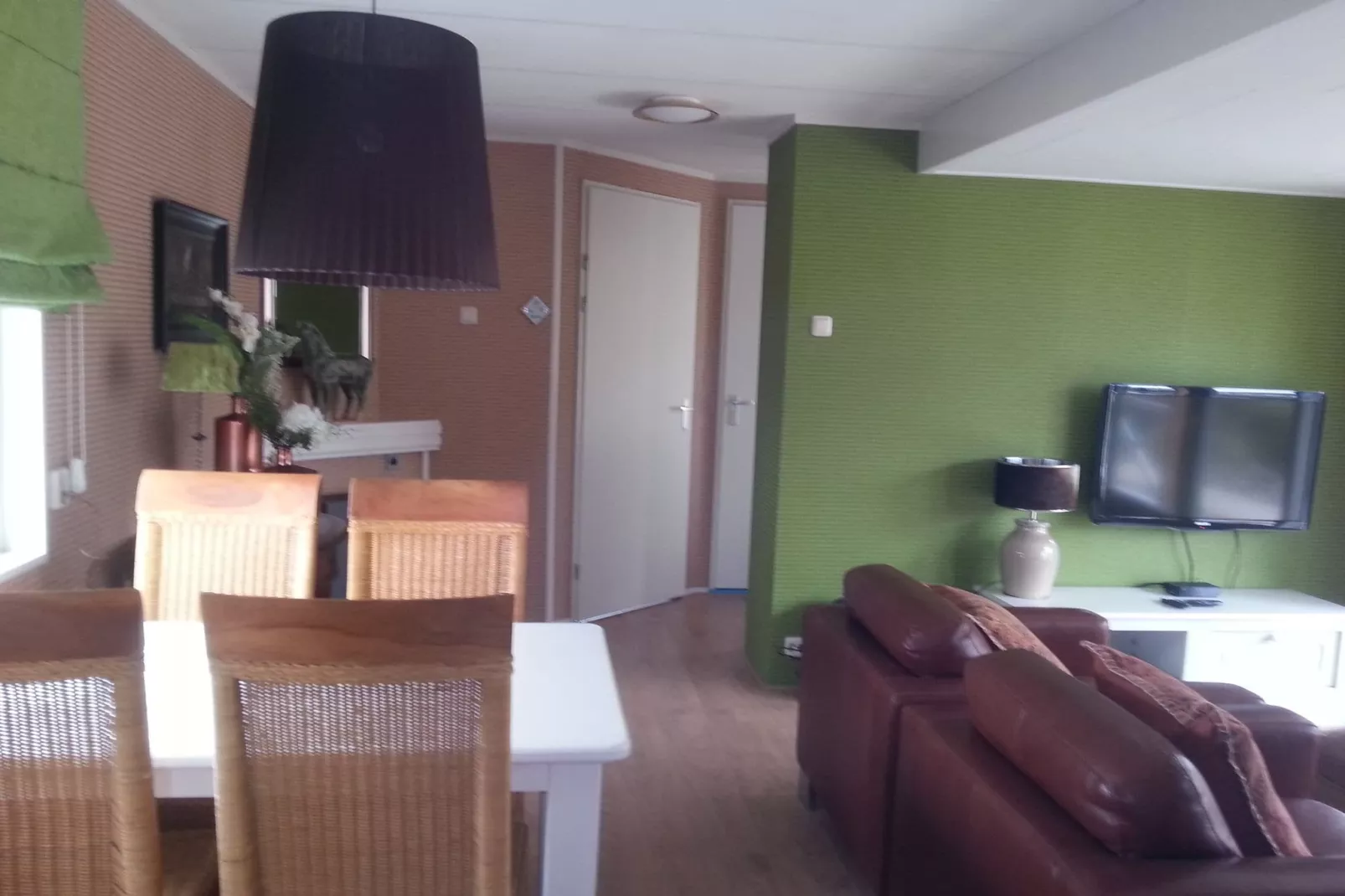 Recreatiepark Wiringherlant - Wiringher Chalet 63-Salle à manger