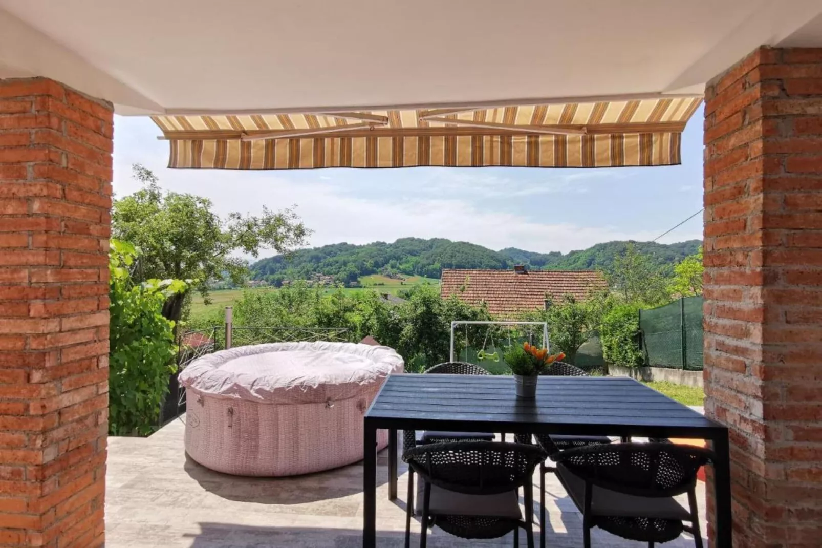 Guesthouse Videc-Terrace balcony