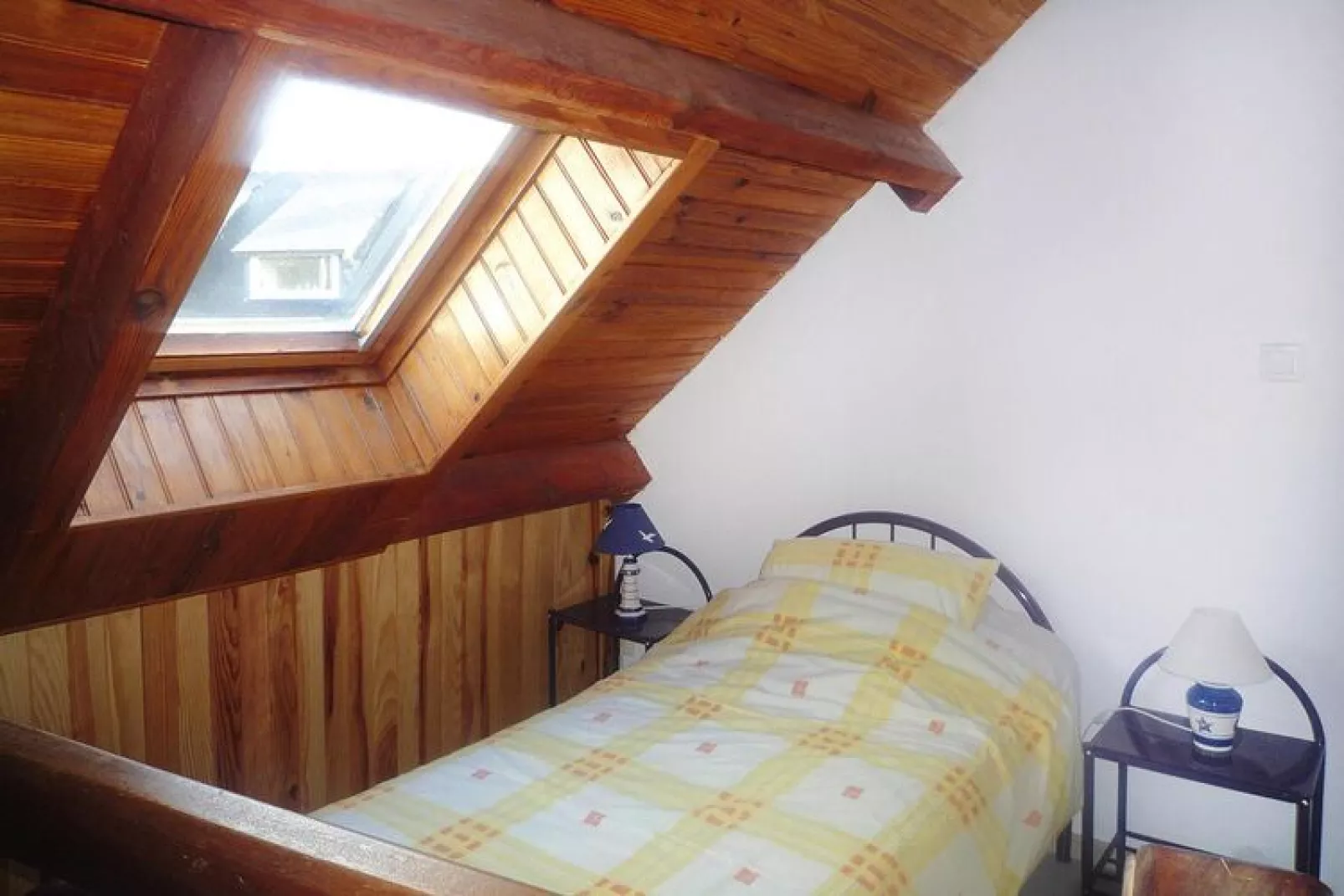 Holiday home Port Blanc-Penvénan-Bedroom