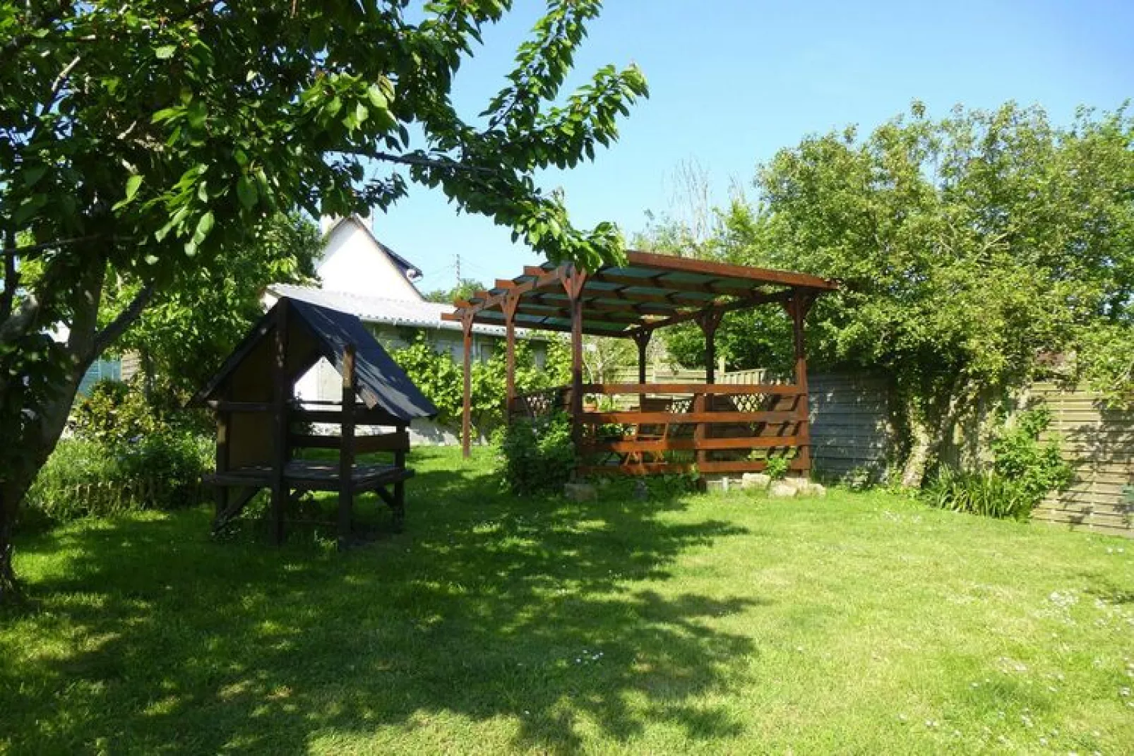 Holiday home Port Blanc-Penvénan-Gardens in summer